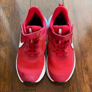 Kids Nike Revolution 5